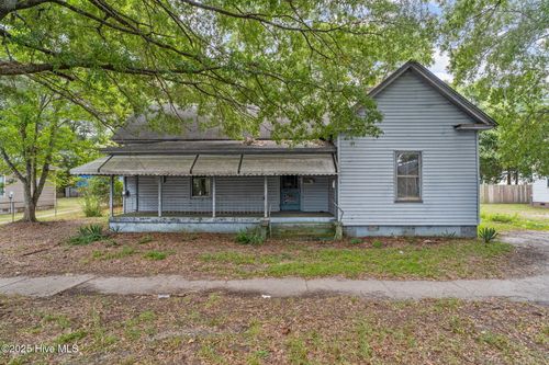 807 W Saint James St, Tarboro, NC, 27886-4807 | Card Image