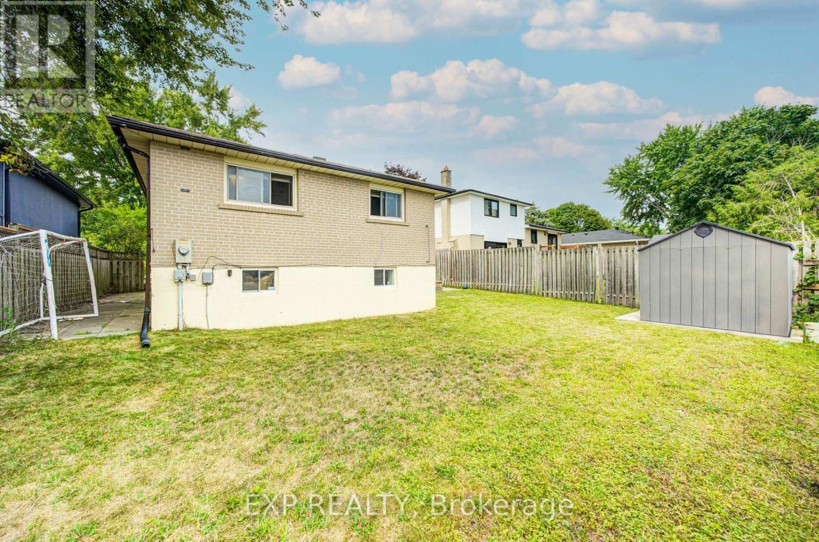 Residential in Whitchurch-Stouffville (Stouffville) 5