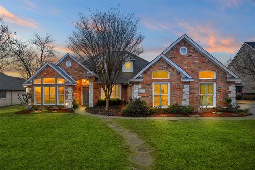 669 Brookhaven Ct, Waxahachie, TX, 75165-6141 | Card Image