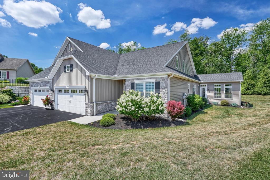 Thornhill Ln, Mechanicsburg, PA 17050