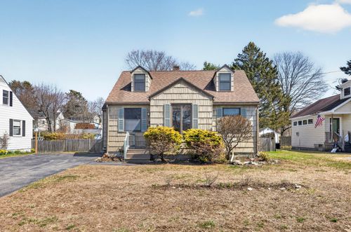 16 Meadow Way, Cape Elizabeth, ME, 04107 | Card Image