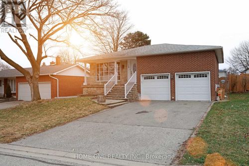 18 Shady Lane Cres, Thornhill, ON, L3T3W7 | Card Image