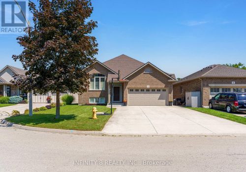10 Sapphire Court, St. Catharines (Lakeshore), ON, L2M0A4 | Card Image