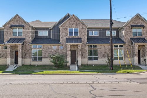 532 E 2nd St, Irving, TX, 75060-3024 | Card Image