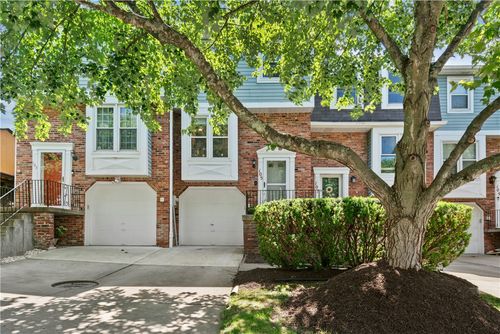 105 Spruce Ct, Pittsburgh, PA, 15229-2166 | Card Image