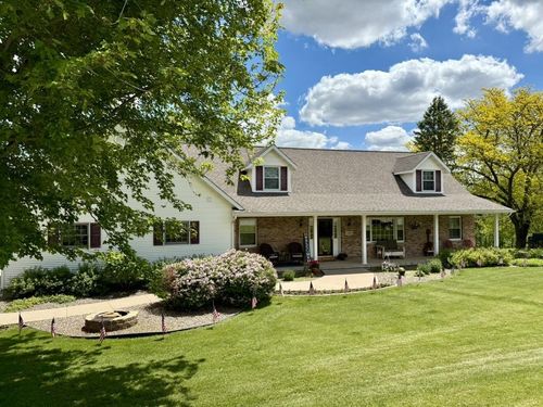 420 Front St, Bloomington, WI, 53804-9644 | Card Image