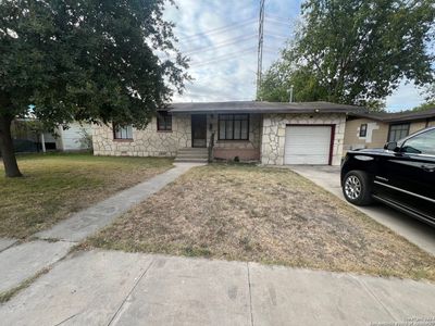 326 Eland Dr, House other with 2 bedrooms, 1 bathrooms and null parking in San Antonio TX | Image 1