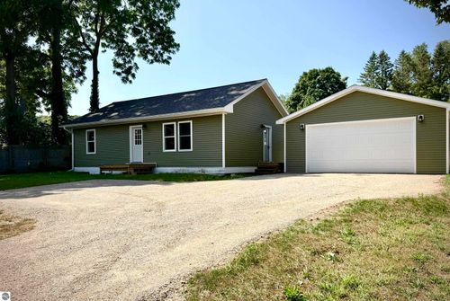 2183 Howard St, Central Lake, MI, 49622-5164 | Card Image