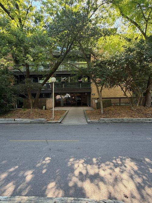 pb-5500 Hillcrest Lane, Lisle, IL, 60532 | Card Image