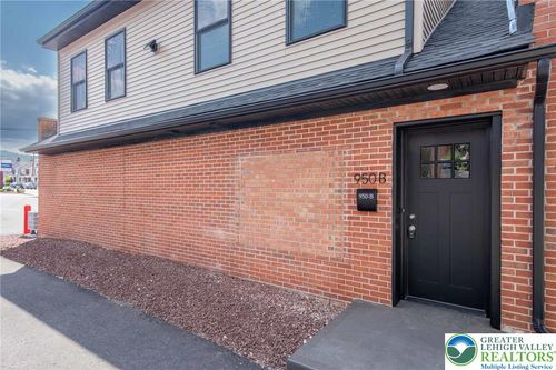 apt-b-950 Broadway, Fountain Hill, PA, 18015-2637 | Card Image