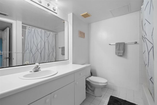 APT-107 - 2600 S University Dr, Condo with 2 bedrooms, 2 bathrooms and null parking in Davie FL | Image 13