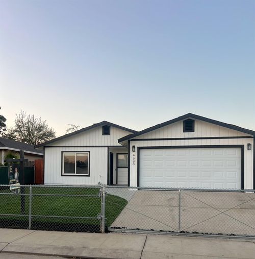 4405 Sunset Ter, Keyes, CA, 95328-9758 | Card Image