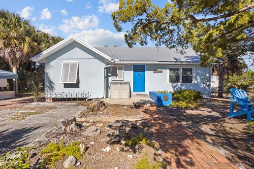 709 6th St, CEDAR KEY, FL, 32625-5016 | Card Image