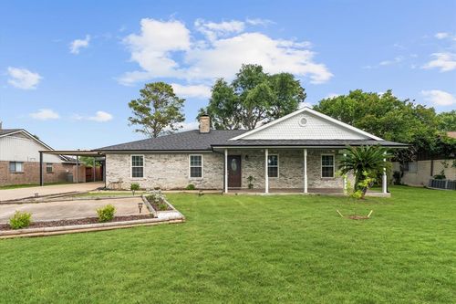 1711 Park Dr, La Porte, TX, 77571-5841 | Card Image