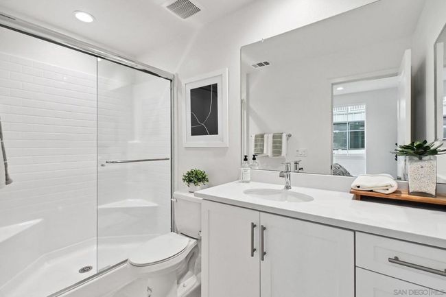2581 Broom Ln, Townhouse with 4 bedrooms, 4 bathrooms and 2 parking in Carlsbad CA | Image 7