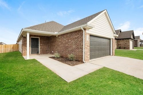 1805 Crimson Lake Blvd, El Reno, OK, 73036-4286 | Card Image