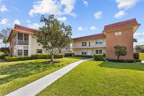 105-98 Spring Lake Dr, VERO BEACH, FL, 32962-3011 | Card Image