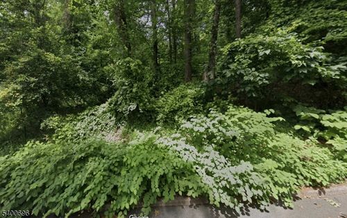 427 Summit Rd, Mountainside, NJ, 07092-1521 | Card Image