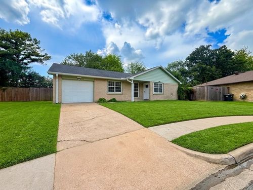 1014 Pimlico Dr, Pearland, TX, 77584-2235 | Card Image