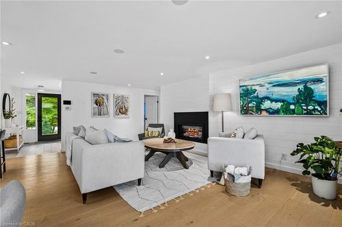 2872 Muskoka Rd 118 W, Port Carling, ON, P0B1J0 | Card Image