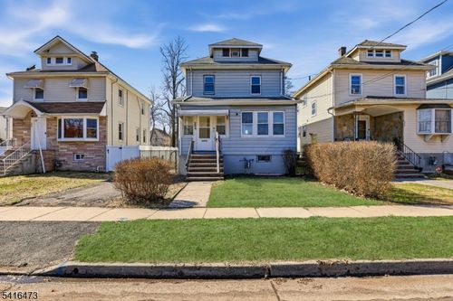 204 Pine St, Roselle, NJ, 07203-1106 | Card Image