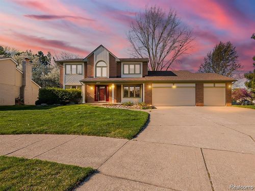 44468 Williams Dr, Novi, MI, 48375-1442 | Card Image