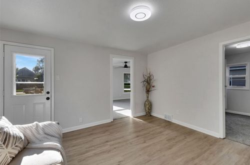 317 3rd St, West Des Moines, IA, 50265-4611 | Card Image