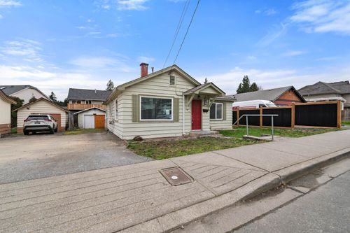 8825 Edward St, Chilliwack, BC, V2P4C8 | Card Image