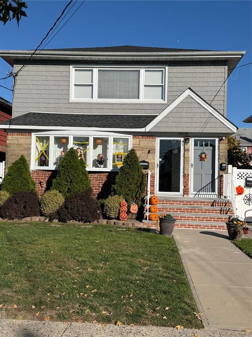 15721 98th St, Howard Beach, NY, 11414-3230 | Card Image