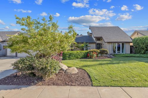4211 W Nicholas Avenue, Visalia, CA, 93291 | Card Image