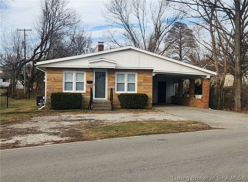 803 W Market St, Salem, IN, 47167-1435 | Card Image