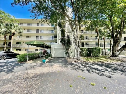 apt-407-2209 S Cypress Bend Dr, Pompano Beach, FL, 33069-4447 | Card Image