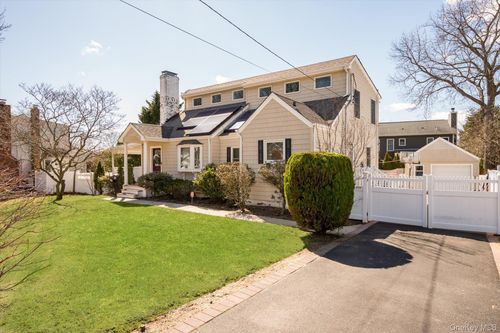 165 Little Whaleneck Rd, Merrick, NY, 11566-1621 | Card Image