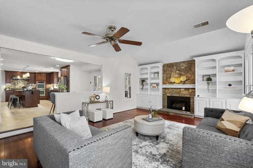 12017 Sugarland Valley Dr, HERNDON, VA, 20170-2604 | Card Image