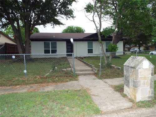 8949 Shorelark Dr, Dallas, TX, 75217-2200 | Card Image