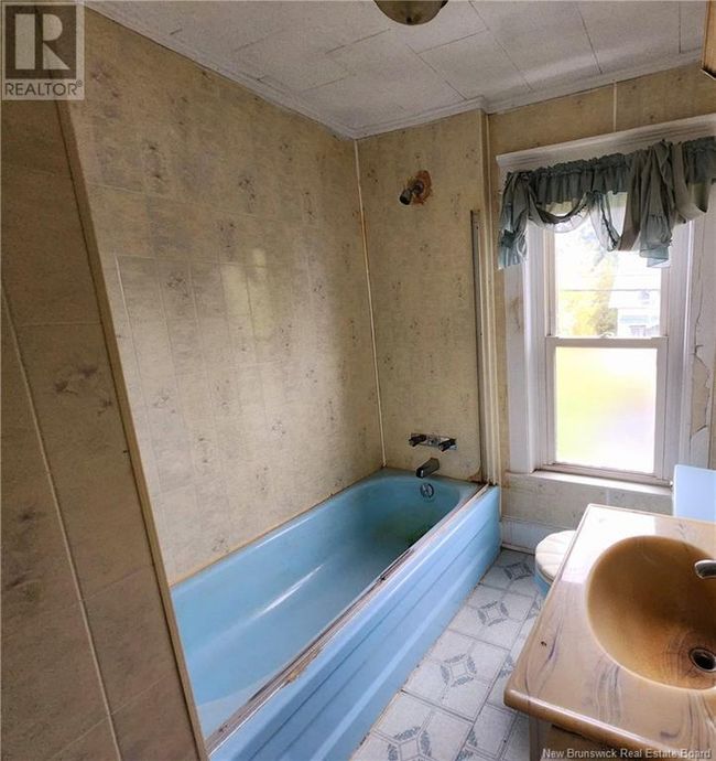 21 Queen St E, House other with 3 bedrooms, 1 bathrooms and null parking in Saint Stephen NB | Image 11