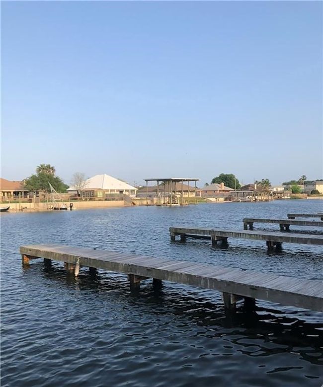 APT-404 - 4141 Whiteley Dr, Townhouse with 1 bedrooms, 2 bathrooms and 1 parking in Corpus Christi TX | Image 33