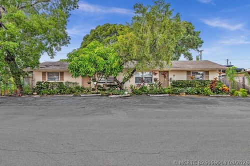 564-560-564 Ne 35th St, Oakland Park, FL, 33334-2114 | Card Image