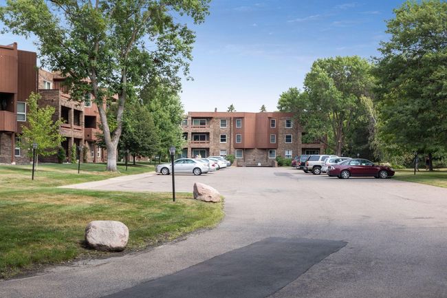 APT-306 - 2240 Midland Grove Rd, Condo with 2 bedrooms, 2 bathrooms and null parking in Roseville MN | Image 7