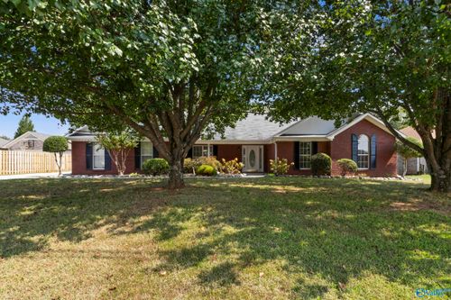 221 Grasslands Rd, Huntsville, AL, 35811-7949 | Card Image