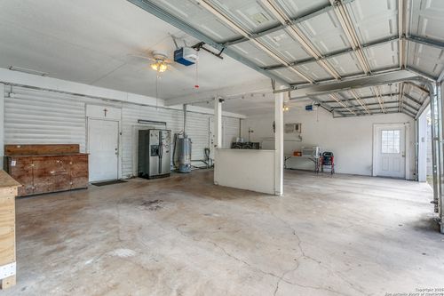 521 N San Joaquin Ave, San Antonio, TX, 78228-6137 | Card Image