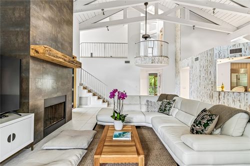 9415 Periwinkle Dr, Vero Beach, FL, 32963-4553 | Card Image