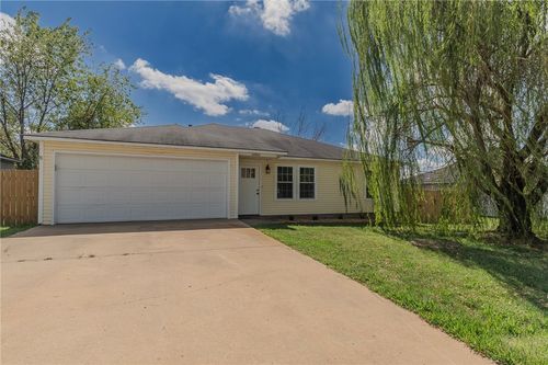 22023 Annette Dr, Siloam Springs, AR, 72761-9092 | Card Image
