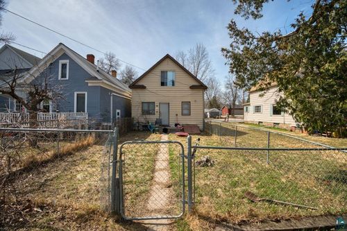 304 2nd Ave Nw, Chisholm, MN, 55719-1618 | Card Image