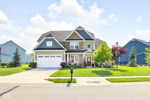 15083 Mancroft Dr, Fishers, IN, 46037-5514 | Card Image