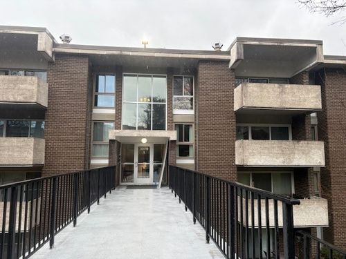 3302 Charlemagne Cir, Pittsburgh, PA, 15237-2929 | Card Image