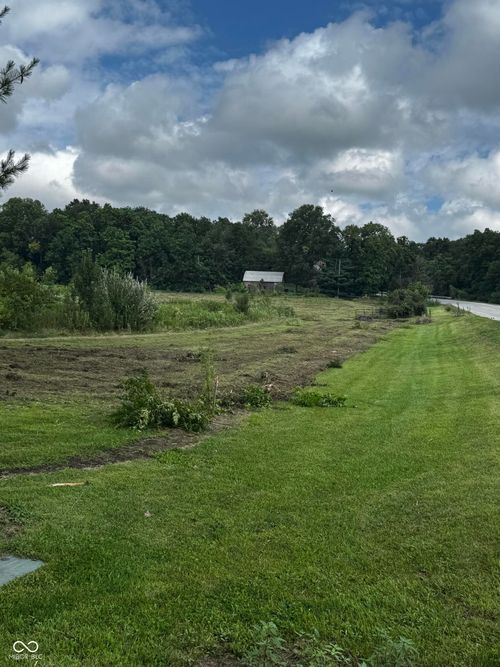 16555 Southeastern Pkwy, Fortville, IN, 46040-8802 | Card Image