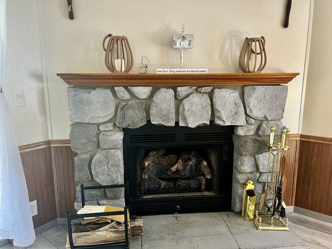 Stone gas fireplace! Can’t you just imagine the stockings hanging here?🎄 | Image 17