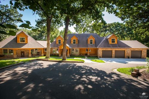 151 Bethany Dr, Manhattan, KS, 66503-3085 | Card Image