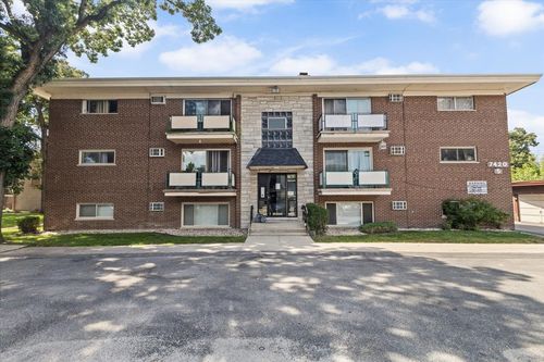 apt-501-7420 111th St, Worth, IL, 60482-1070 | Card Image